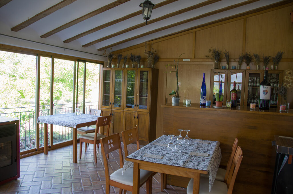 Restaurante Camping de Nerpio Mejor Lugar Donde Comer Instalaciones Salón y Bodega